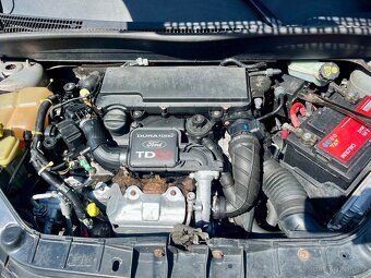 Ford Fusion 1,4 nafta klima nová stk 4,5l / 100 - 7