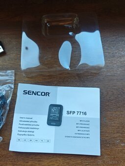 MP3 / MP4 přehrávač Sencor SFP 7716 vel. 16 GB - 7
