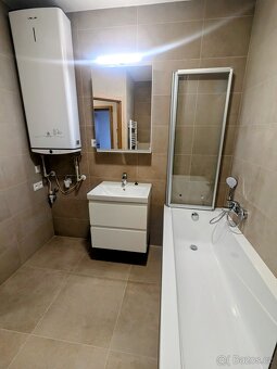 Pronájem bytu 2+kk s balkonem v novostavbě b.domu v Hodoníně - 7