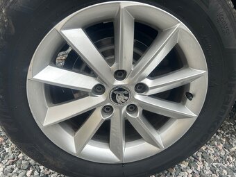 ŠKODA YETI 2.0TDI 110KW R.9/2017 105000KM TEMPOMAT KLIMA ESP - 7