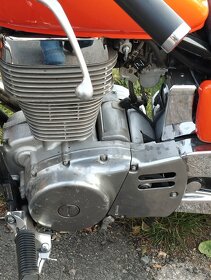 Suzuki Savage 650 - 7