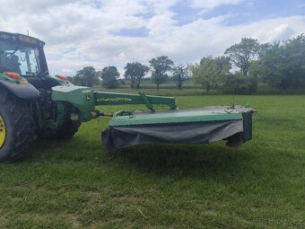 Disková sekačka John Deere 328 - 7