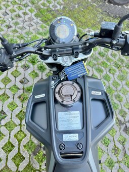 Husqvarna Svartpilen 125 - 7