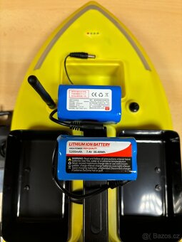 Tříkomora loďka s GPS s baterií 12000mAh včetně obalu - 7
