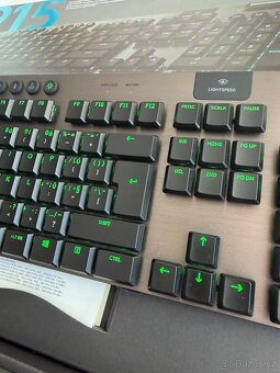 Logitech G915 - 7