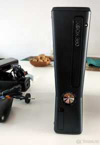 Xbox 360 slim, 250GB HDD, Kinect, hry, super stav - 7