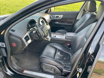 Jaguar XF 2.2D 147kW - pár chyb - 7