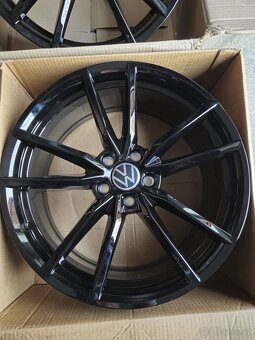 5x112 r19 Vw Passat B8 R,Golf R- Pretoria Black Nové - 7