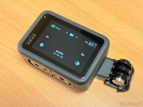 GoPro 11, 2 baterie, bohaté příslušenství - 7