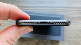 Mobilní telefon Apple iPhone 8 64GB šedý, CZ distribuce - 7