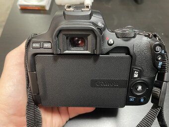Canon EOS250D + objektivy a prislusenstvi - 7