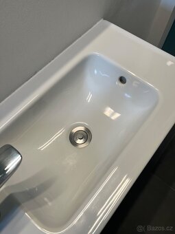 Skřínka s umyvadlem IKEA - 7