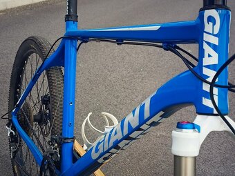 Horské kolo Giant XTC polocarbon - 7