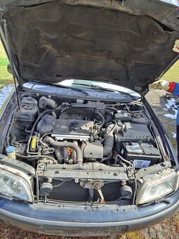Prodám Volvo S40 r.v. 1999 LEVNĚ na náhradní díly - 7