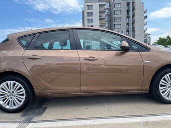 OPEL ASTRA J 1.4T 88kw, ČR, 1. MAJ, SERVISNÍ KNIHA - 7