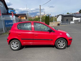 Toyota Yaris, 1,0 48kW, SERVISKA - 7