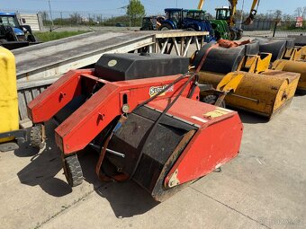 Zametacia kefa na traktor bagr - 7