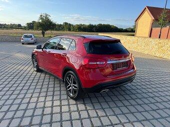 Mercedes-Benz GLA 200 D 4Matic - 7