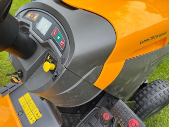 Zahradní traktor STIGA Estate 7102 H motor HONDA - 7
