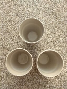 Nové stohovatelné hrnky - 250 ml, různé barvy - 7