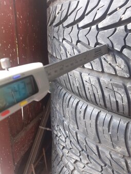 NEXEN Roadian 295 30 r22 - 7