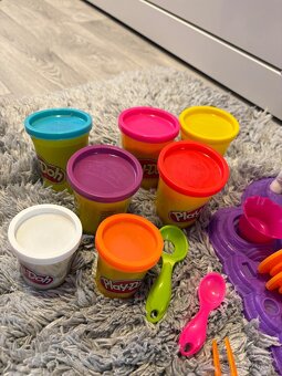 Zmrzlinový palác Play-Doh - 7