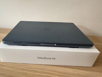Prodám / vyměním MacBook Air M4 16GB/256GB - Blankytně modrý - 7