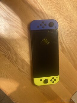 Nintendo switch OLED + hry a joy sticky na víc - 7