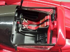 FERRARI 333 SP HOTWHEELS 1:18 - 7
