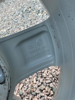 Sada originálních kol ŠKODA ILIAS 5x112 R16 - 7