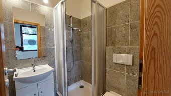 Pronájem provozovny přímo na promenádě v Lipně nad Vltavou - 7