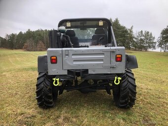 Offroad speciál urceny na zavody nebo kolem baraku. Je posta - 7