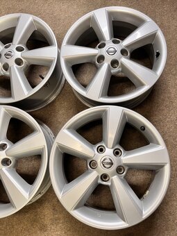 5x114,3 R17 originál alu Nissan Qashqai - ET 40 - 7