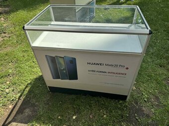 Vybavení prodejny mobilních telefonů a příslušenství - 7