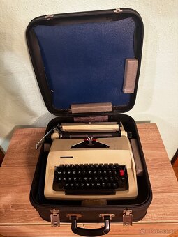 Psací stroj CONSUL - 7