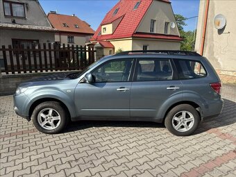 Subaru Forester 2.0 110kW 2010 111371km X TAŽNÉ 1.majitel - 7