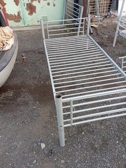 Prodám železné postele s rošty - 7