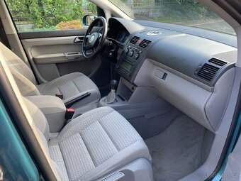 Volkswagen Touran 2.0 TDi 2004, 7 místné, 2x pneu, klima - 7