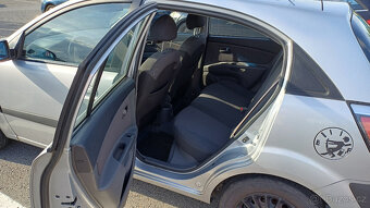 Kia RIO benzín 1,4 - 7