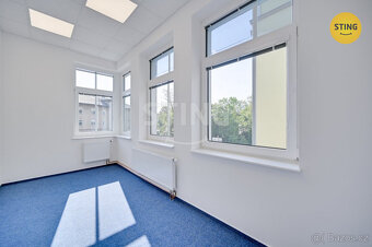 Pronájem nově rekonstruovaných kancelářských prostor, 133211 - 7