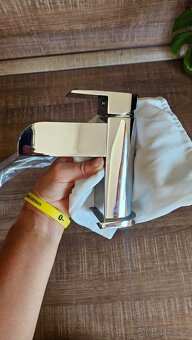 Umyvadlová baterie LED - 7