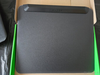 Razer Firefly V2 Pro – podložka s LED podsvícením, černá - 7