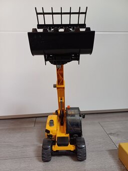 Bruder 02141 CAT nakladač s telskopickým ramenem vč.přísluše - 7