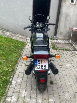 Kawasaki gpz 900R - 7