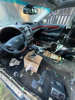 2011 Lexus LS 460 AWD - 7