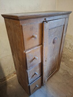 Komoda starožitná k renovaci - 7