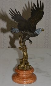 Bronzová socha orla - 7