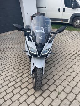 CF moto 650 GT - 7