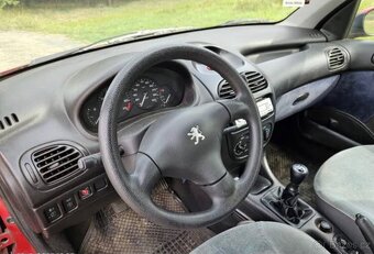 Výměna za něco v naftě. Peugeot 206 1.4i 55kw - 7