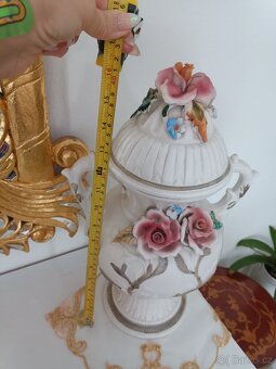 Starožitna porcelánová dzbanova váza. Signováno. - 7